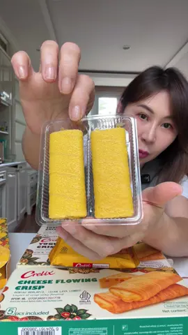 Katanya ini snack paling laris di China , sekarang sudah ada disini … enak sih kulitnya berlapis renyah isinya lava , aku paling suka yang salted egg …  #sibungbung #tiktokawardssea #crelix 