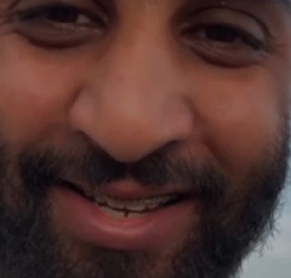 اللَّهُ يَرْزُقُهَا وَإِيَّاكُمْ🤍|:#احمد_حمادي #موعظة #الرزق #fyp #foryou 