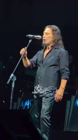 Los únicos ojos que nunca te verán con envidia son los de tu madre. | Marco Antonio Solís. #queduroesllorarasi #marcoantoniosolis #frases #motivation #alv