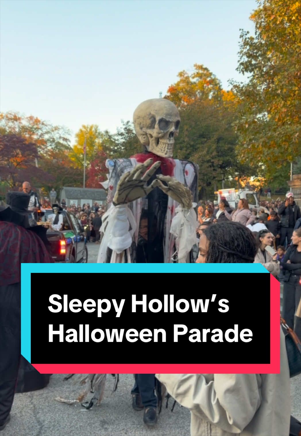 Just a little hocus pocus in Tarrytown for the annual Sleepy Hollow Halloween Parade. The headless horseman was nicer than expected 🎃  #sleepyhollow #tarrytown #halloween #halloweenishere #newyork 