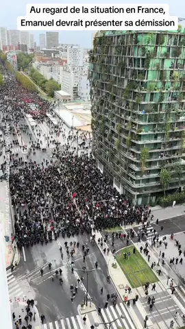 Au regard de la situation en France, Emanuel devrait présenter sa démission