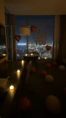 A special day for two 🧡🍂.                    #losangeleshoteldecorator #lahoteldecor #anniversarysurprise #specialmoments #hotelroomdecor 