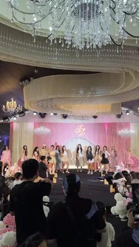 Cưới là phải choáyy 😍 #lunmachay #tuyenbangai #nhaydamcuoi #dance #cacofficial 