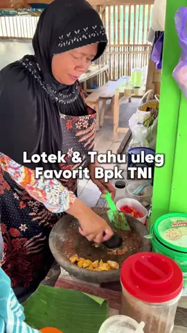 Nyobain lotek & tahu ulek favorit Bapak TNI ‼️ Langganan siapa nih? #kebumen #kulinerkebumen #fyp 