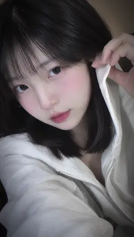 Ng ta úp hình toàn 100k tym, còn e thì được những 10 tym, haiz… #_khanhngocck12 