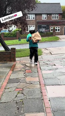 Delivery boys life in Uk 🇬🇧 #CapCut #london #delivery #uk #waseemrahi 