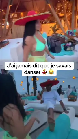 POV : Quand elle te demande de danser avec elle et qu’elle découvre  que t’as deux pieds gauches 😭😂💃 #vacances #pourtoi #danse 
