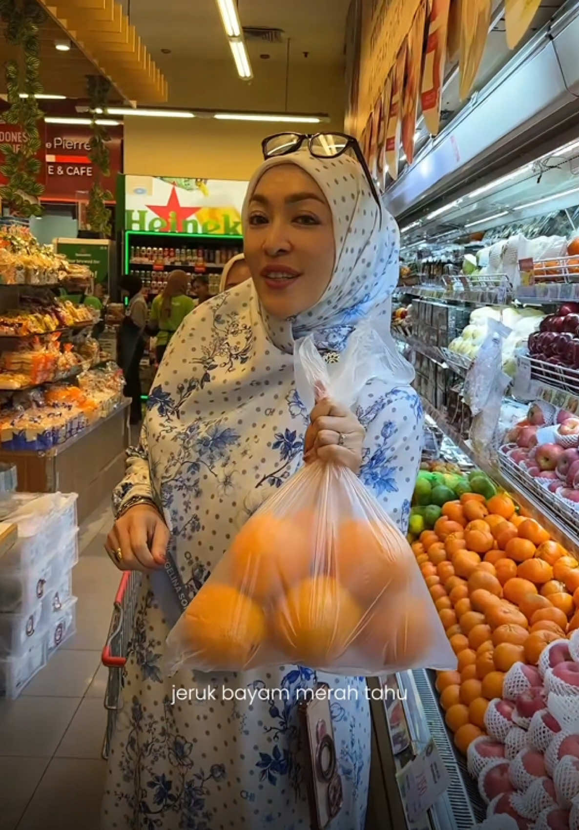 Waktunya belanja bulanan untuk Omah dan Keanu 🛒🛍️ Jalan-jalan sambil belanja kebutuhan rumah, sekalian pilih-pilih yang dibutuhkan ❤️😊 #BelanjaBulanan #OmahDanKeanu #DailyVlog #FamilyTime #keseruanhariini