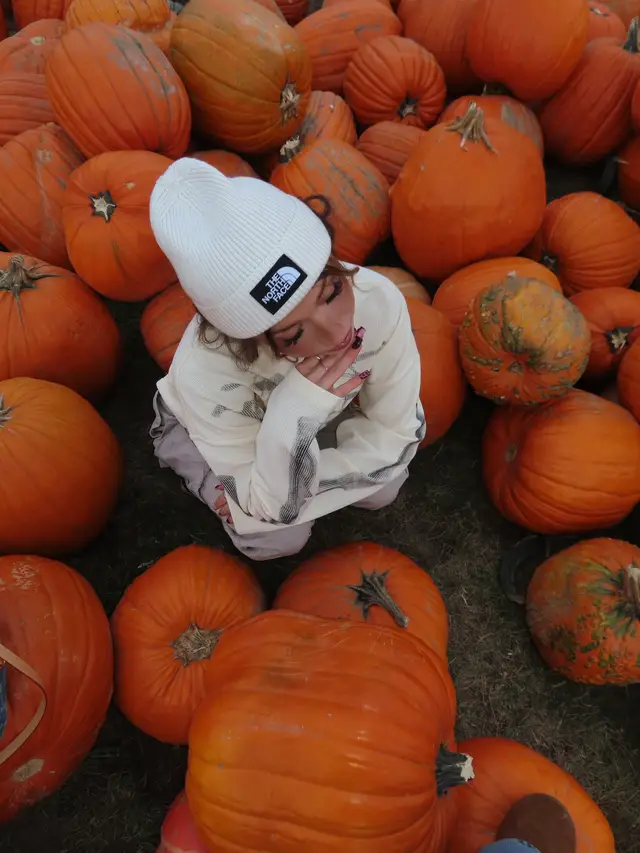 ig: anya_rasima #pumpkinpatch #fyp 