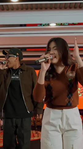 negoro angin spesial duet e mba @Dindateratu fituring mas @Hasantoysss jan josjis🤙🏻 tak rilis dino iki, jam biasanee yaaa🥰🤙🏻 #fyp #negoroangin #hasantoys #dindateratu #fypシ 