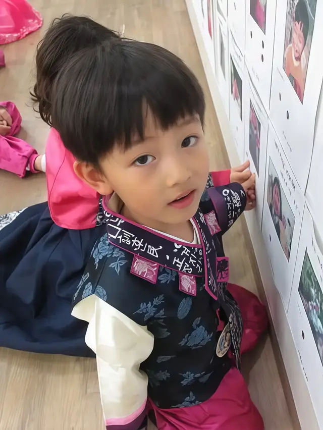 little seonghyeon with hanbok 🥹🤏🏻 #SEONGHYEON #CORTIS #CHILDHOOD 