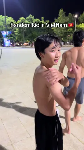 Random kid in VietNam #ashuracalisthenics #calisthenics