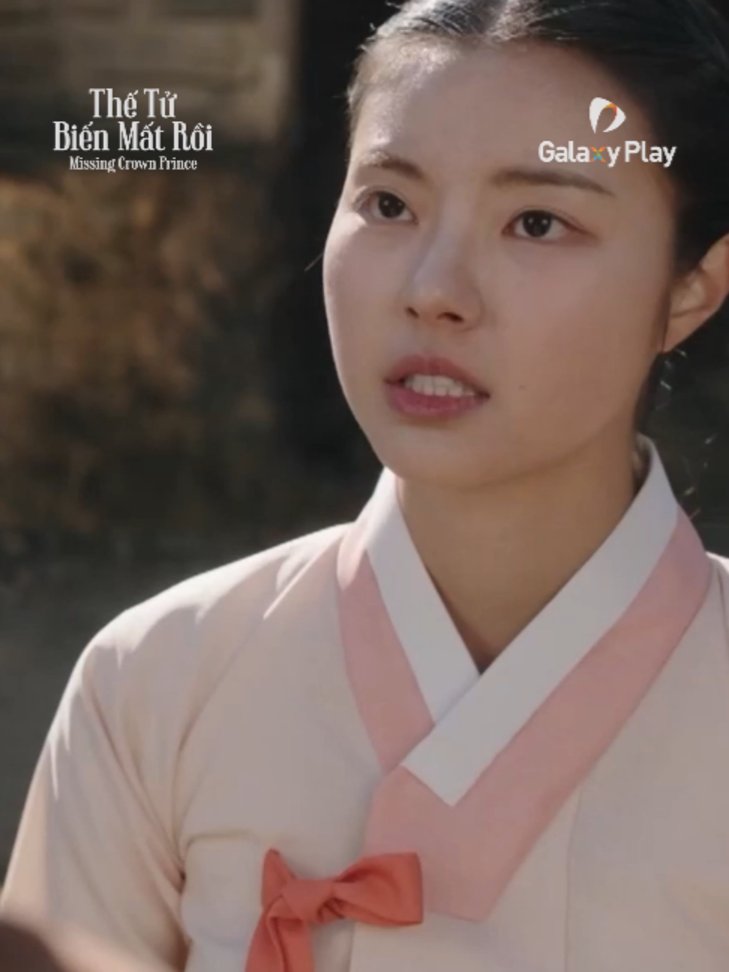 Người ta bảo đẻ con gái cho nết na, ngoan hiền đồ á =)) #GalaxyPlay #TheTuBienMatRoi #MissingCrownPrince #MovieTok #onhaxemphim #tiktokgiaitri #fyp #xh #xemphimsoiphim #tiktoksoiphim #SUHO