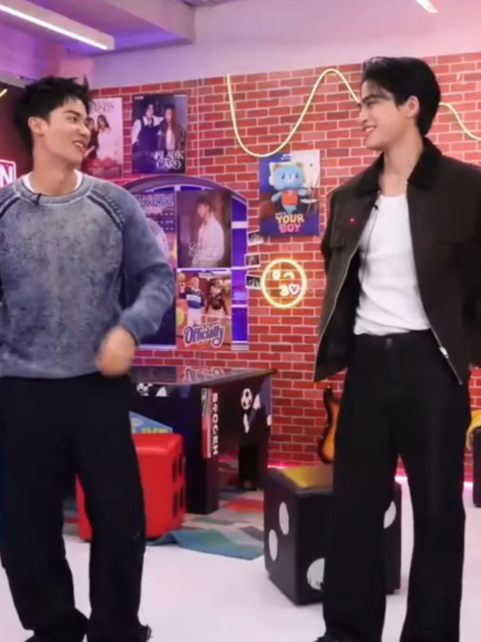 น้องรักคนใหม่ของพี่เต ตำนาน Gmmtv Outing มากกกก 5555 #เตตะวัน #Tawan_v #barcodetin #gmmtvlivehouse  #บาร์โค้ดตฤณสิษฐ์ 