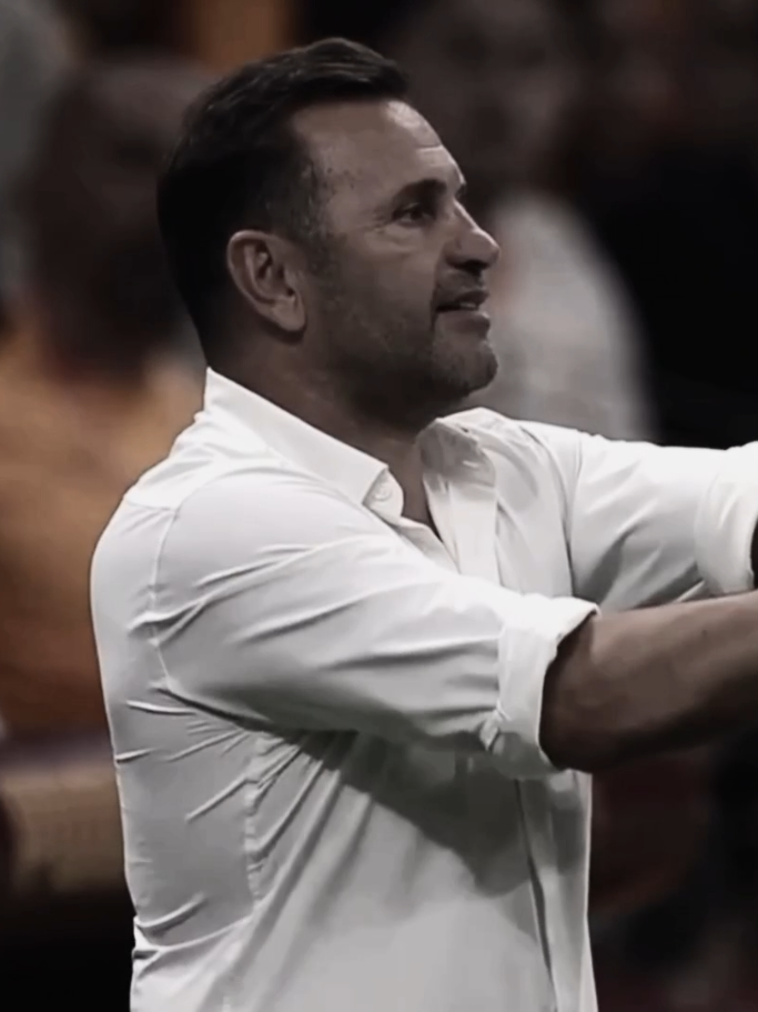 ismaili 2 kez istifa ettirdiği kral ya... #okanburuk #galatasaray #kesfet #viral 