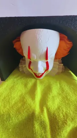 Would you put this in your room… or is it too creepy? 🎈👀 Watch Pennywise come to life, one 3D printed piece at a time. That final smile gets me every time 😅 Tag a horror fan who needs this! 🤡 #Pennywise #HorrorFans #3DPrinting #HorrorCollectibles #madeintexas 