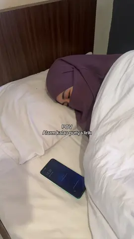 Oh ini liriknya, nyebelin banget 