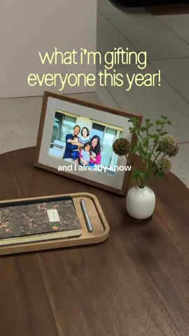 what i'm gifting everyone this year @Alexa  got a sneak peek at the new echo lineup powered by alexa+ and EVERYONE will be getting an alexa photo frame. you can preload photos and add a voice note for that special touch. perfect for the person on your list that has everything.  there’s something for every person on your list at every price point #AmazonAlexaPartner
