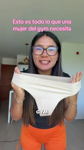No exagero: esto es lo que toda mujer que va al gym necesita 💯 Se acabó lo de que se te marque todo adelante 😩 ✨ Sin costuras y súper suave ✨ Entrepierna más ancha y gruesa: no se mete y ayuda con el sudor Estamos obsesionadas 😍 📲 Escríbenos al WhatsApp #KOMODA #GymGirl #comodidadreal 