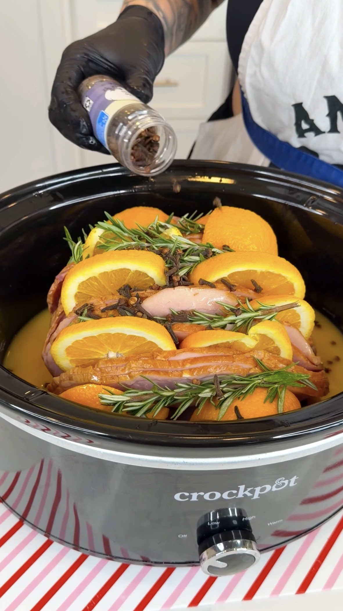 Everyone is going to love this crockpot recipe! #EasyRecipe #holidays #DinnerIdeas 