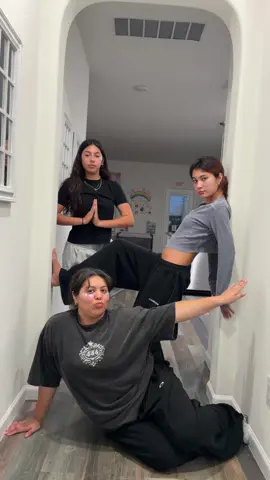 Alvin and the chipmunks 🐿️ #halloweencostume 