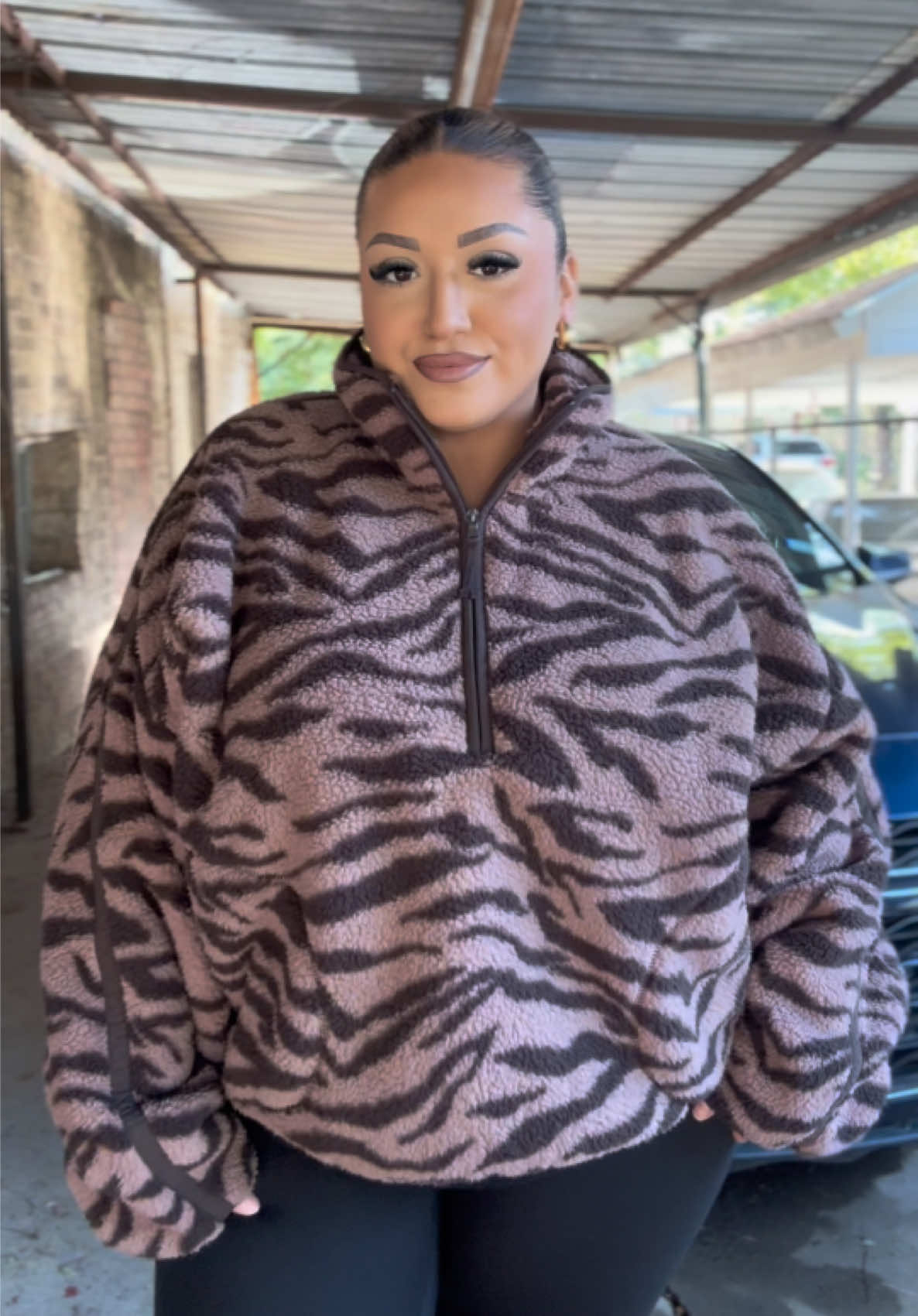 POV: You found the cutest statement jacket at Old Navy! 🦓🤎✨ Cozy, trendy, and perfect for fall! I’m obsessed! 😍  #oldnavy #oldnavyfinds #fallfashion #plussizefashion #curvy 