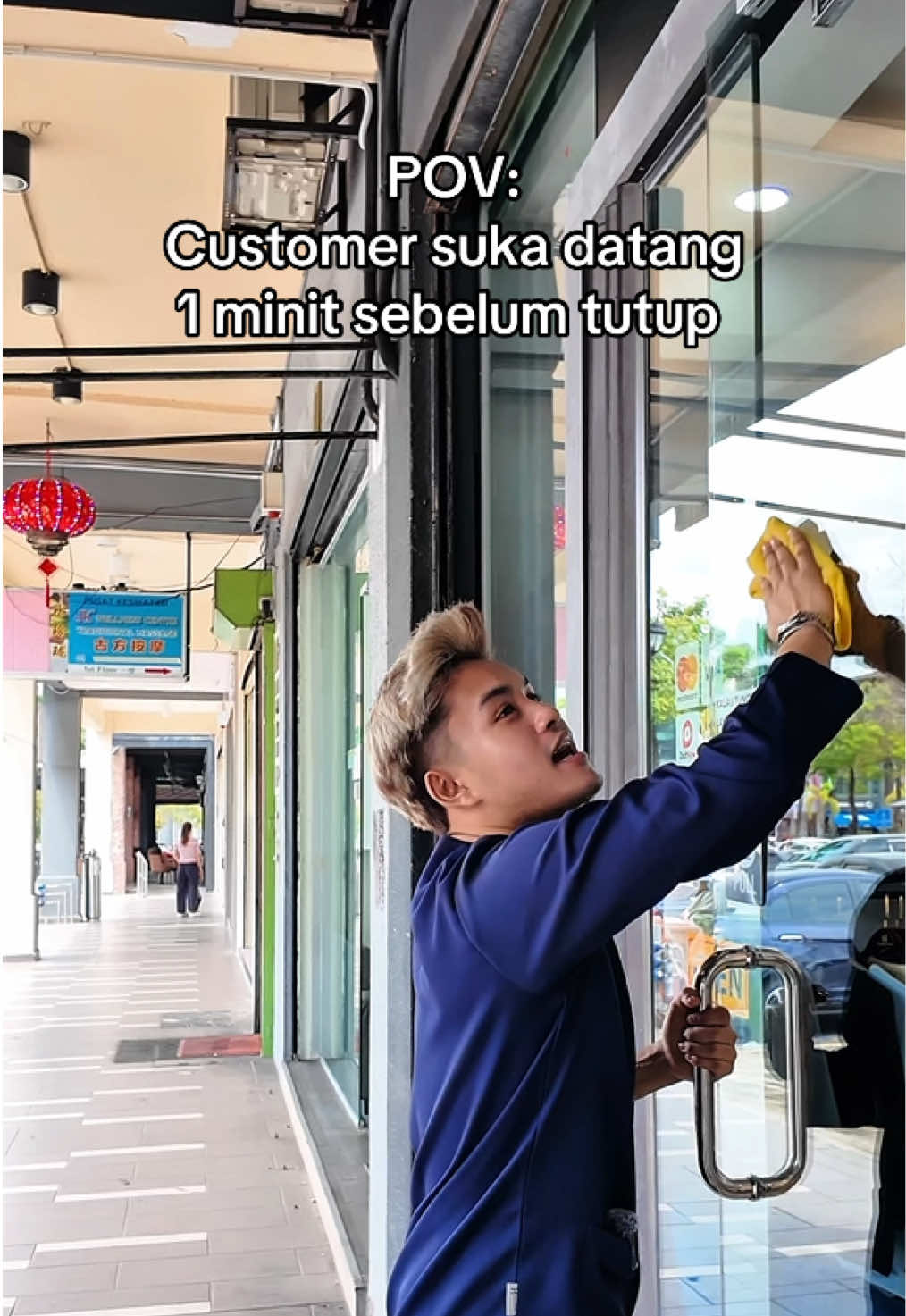 Menjadi juga teknik ni korangg memang kena try wehh 👀 but don’t worry we love our customer and team hermosa wear always give our best to treat our customer 🥰🤍 !! Korangg jugaa boleh terus grab dalam LIVE kami sekarang wehhh 🔥 jangan lupa checkout kurta hermosa bersama host live kami yang segak dan bergaya 😍! . . . #HermosaWear #povcontent #viralvideo #fyp #contentcreator 