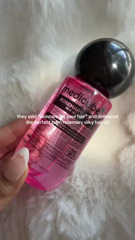 and it really does make my curls feel silky + it’s very lightweight! 💗✨ #medicube #pdrn #rosemary #tiktokshopcybermonday #tiktokshopblackfriday hair oil dry hair curly hair 