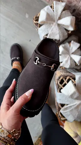 Adding these to my clog collection 🤎 #womensclogs #projectcloud #projectcloudclogs 
