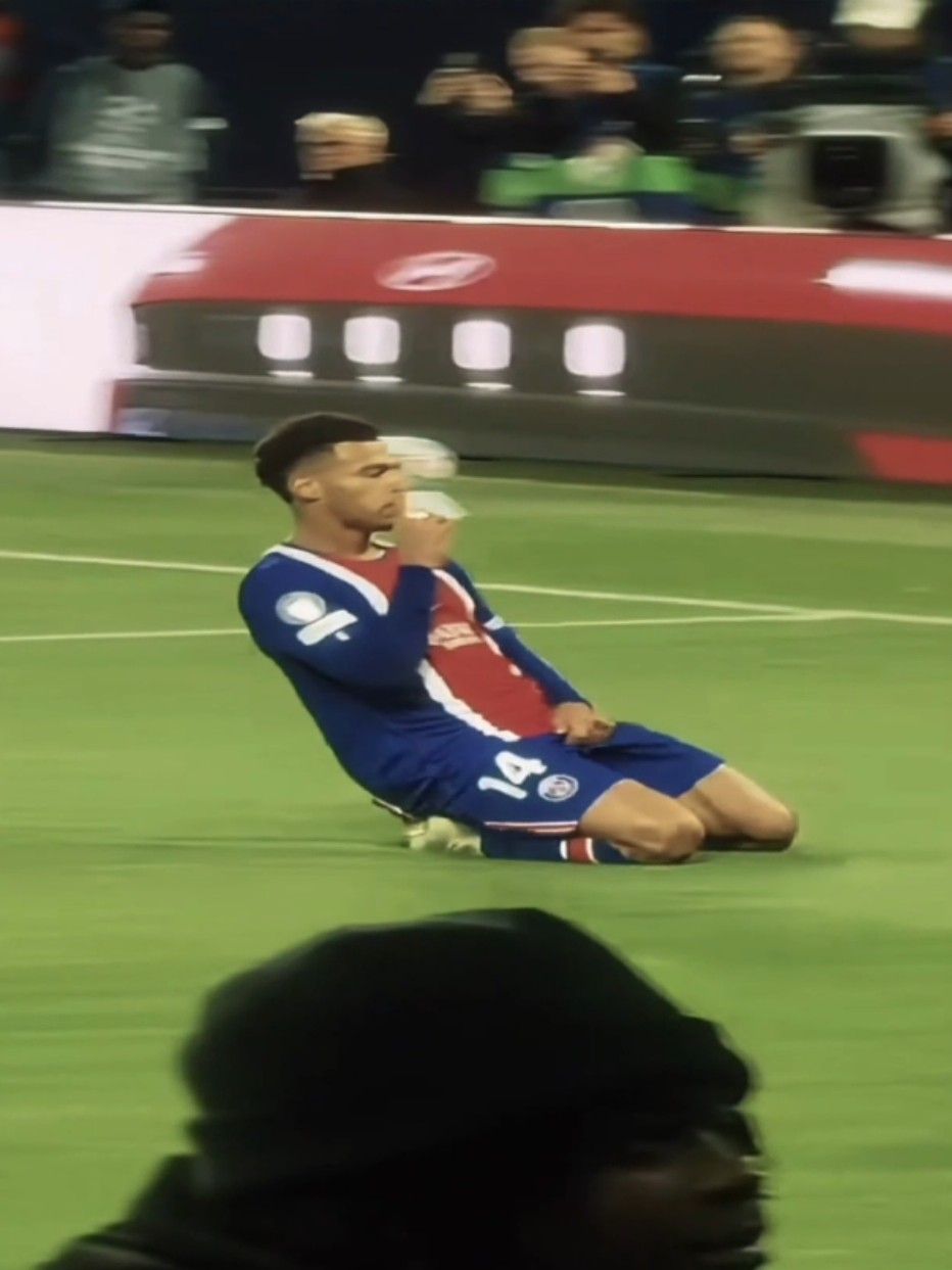 Doue is the best #Doue #skills #Football #foryou #viralvideo 