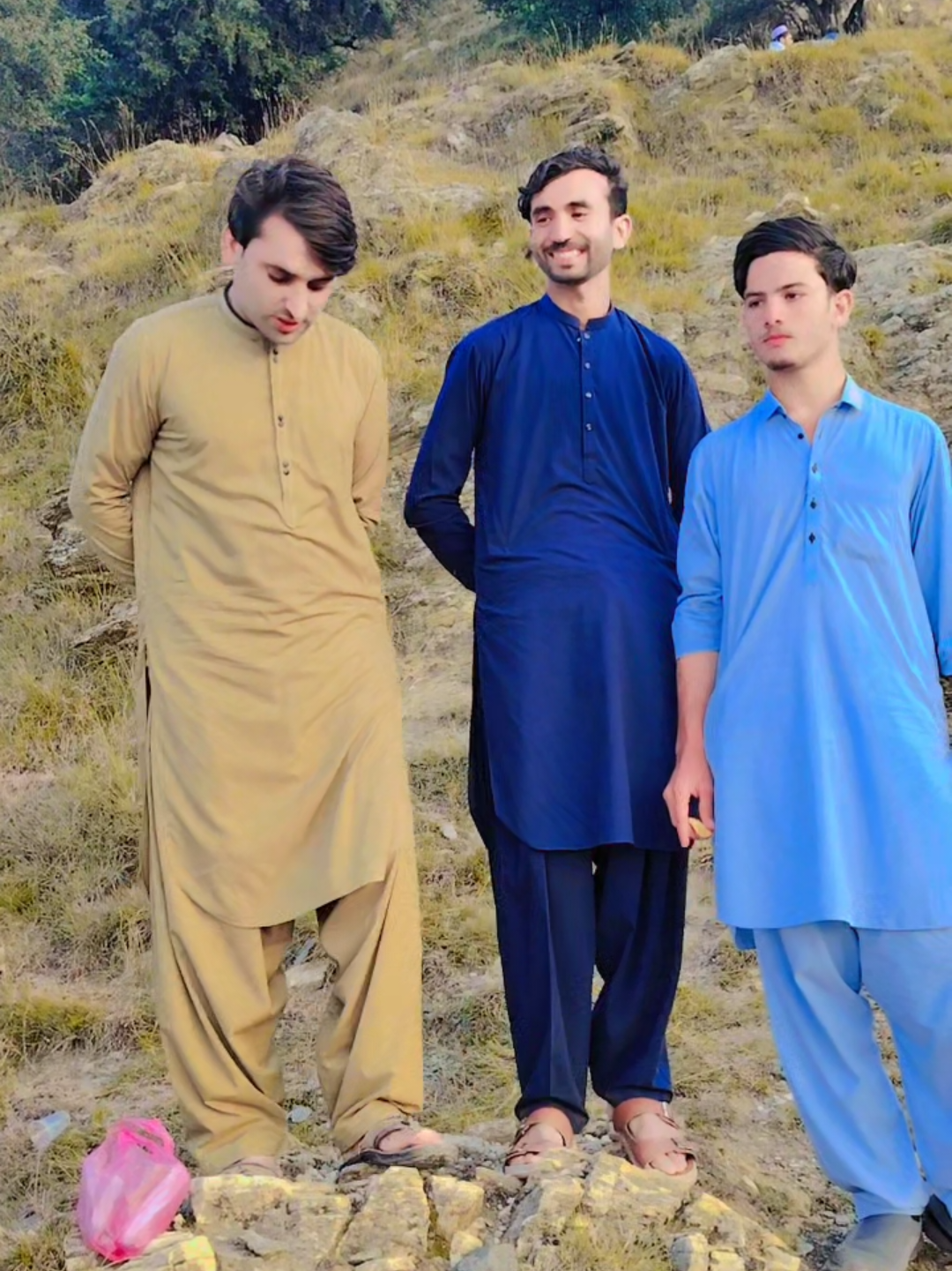 @Jawad Younas312 @(Hk) ToR🫴🖤 @[[ SAEED [•] TANHA ]] #growmyaccount✅♥️♥️♥️ #musteatinmycity #fouryou 