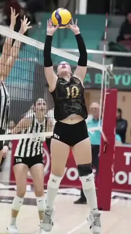 handball27number#volleyballgirl #volleyballlife #sportsgirl #volleyballvibes #teamspiritfor 